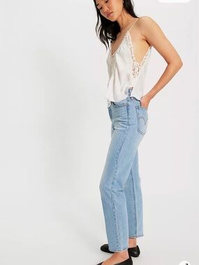 Levi's Wedgie Straight Jeans size 28